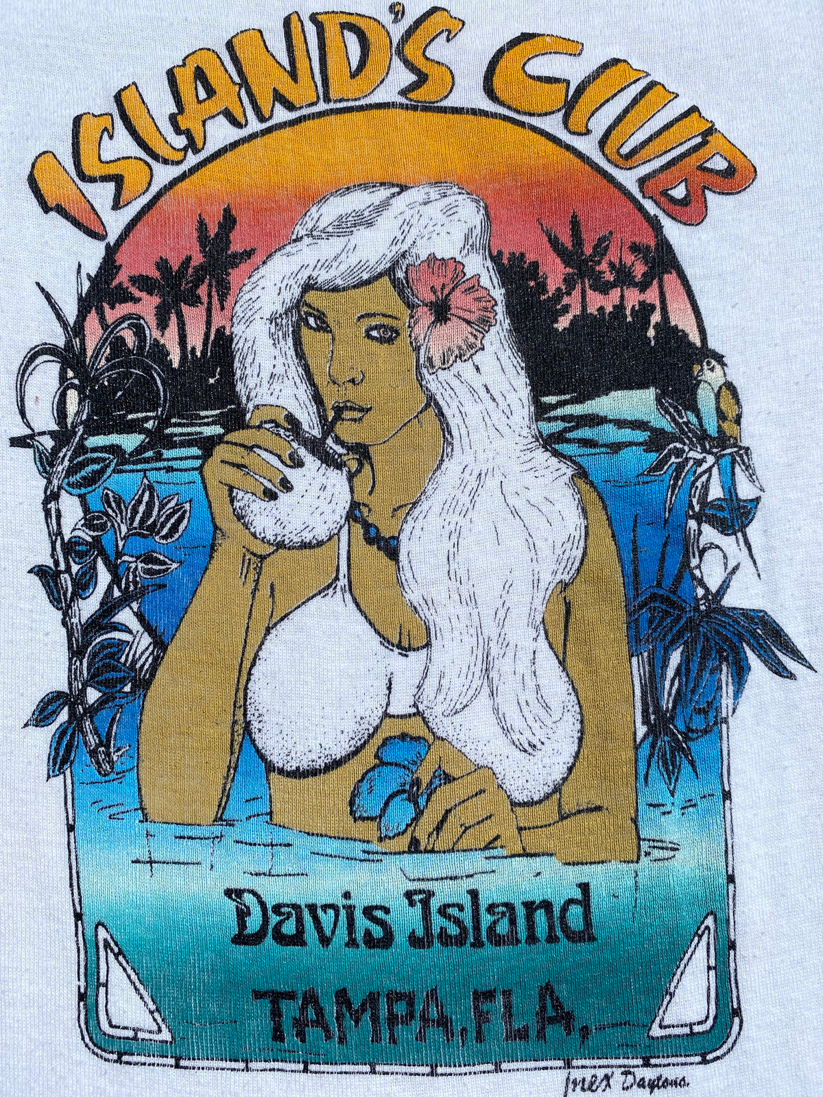 1970s island Club Graphic Tshirt